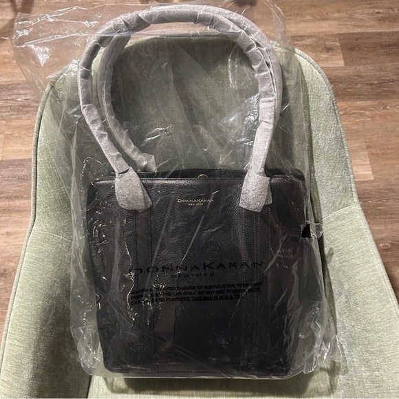 Donna Karan Black Structured Tote NEW WITH TAGS NWT - Picture 11 of 13